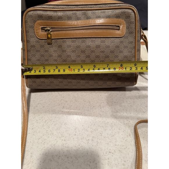 Vintage Gucci Micro GG Supreme Shoulder Bag In Tan - Picture 2 of 16